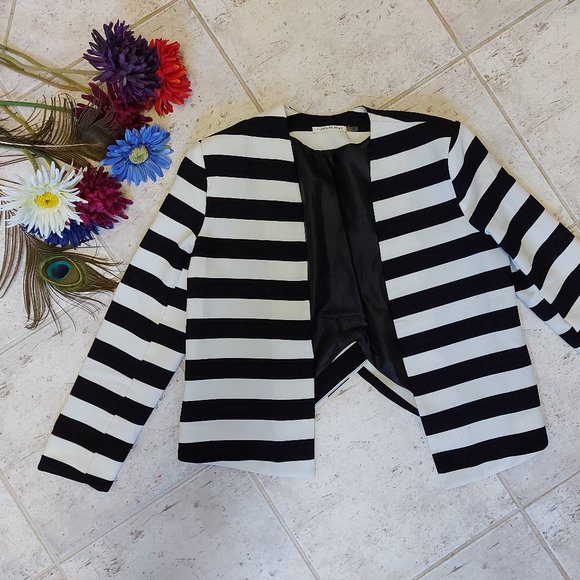 Black and cream blazer - Picture 3 of 7